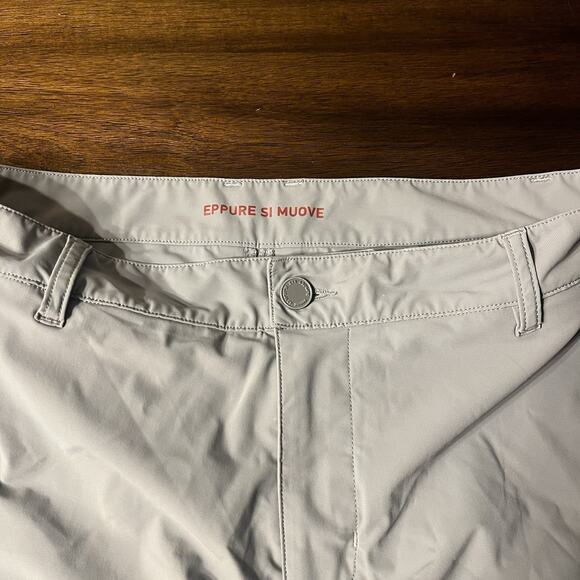 Rhone Resort Shorts Mens 31 Gray Chino 8" Inseam Flat Front Preppy Outdoor - Picture 2 of 4